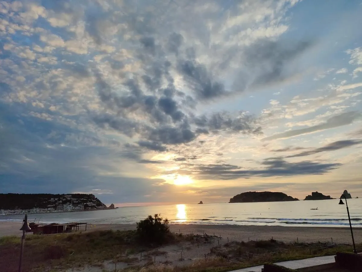 Pis A Peu De Platja Amb Vistes Διαμέρισμα L'Estartit